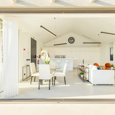 Cliff Heaven House Кальета