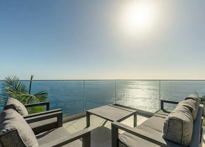 Cliff Heaven House * Calheta (Madeira)