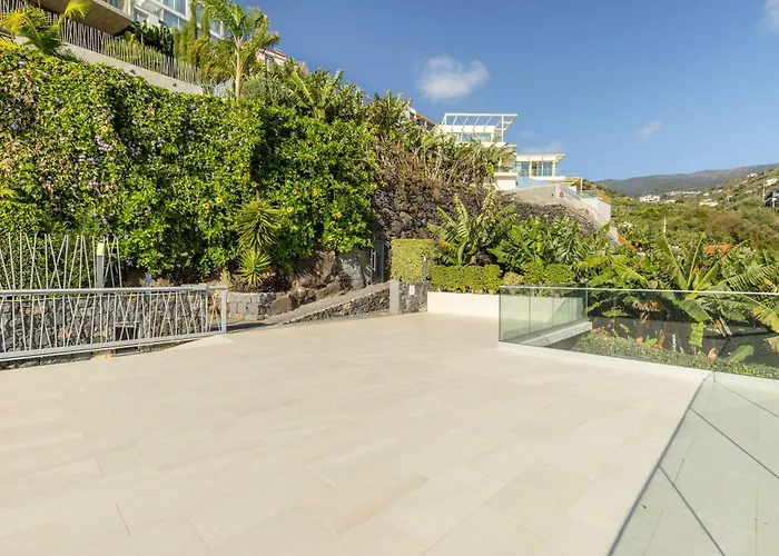 Cliff Heaven House Calheta (Madeira)