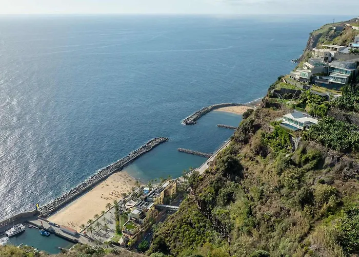 Cliff Heaven House Calheta (Madeira)
