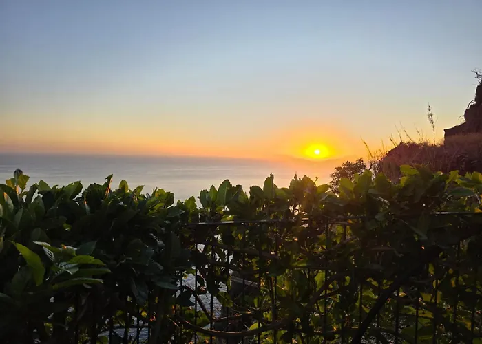 Cliff Heaven House 度假居 *